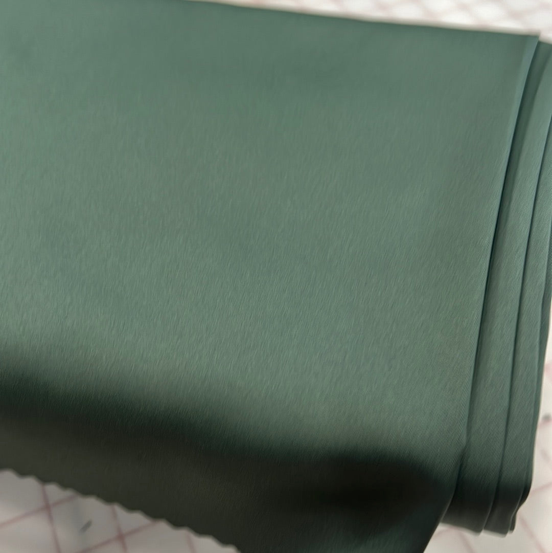 Tissu satin vert boréal