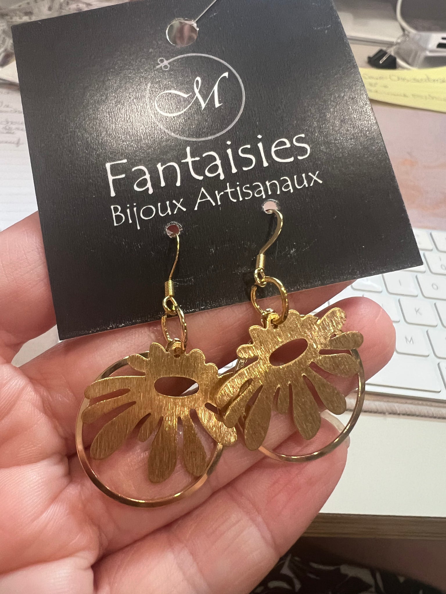 Boucles d’oreilles fleur or avec anneaux