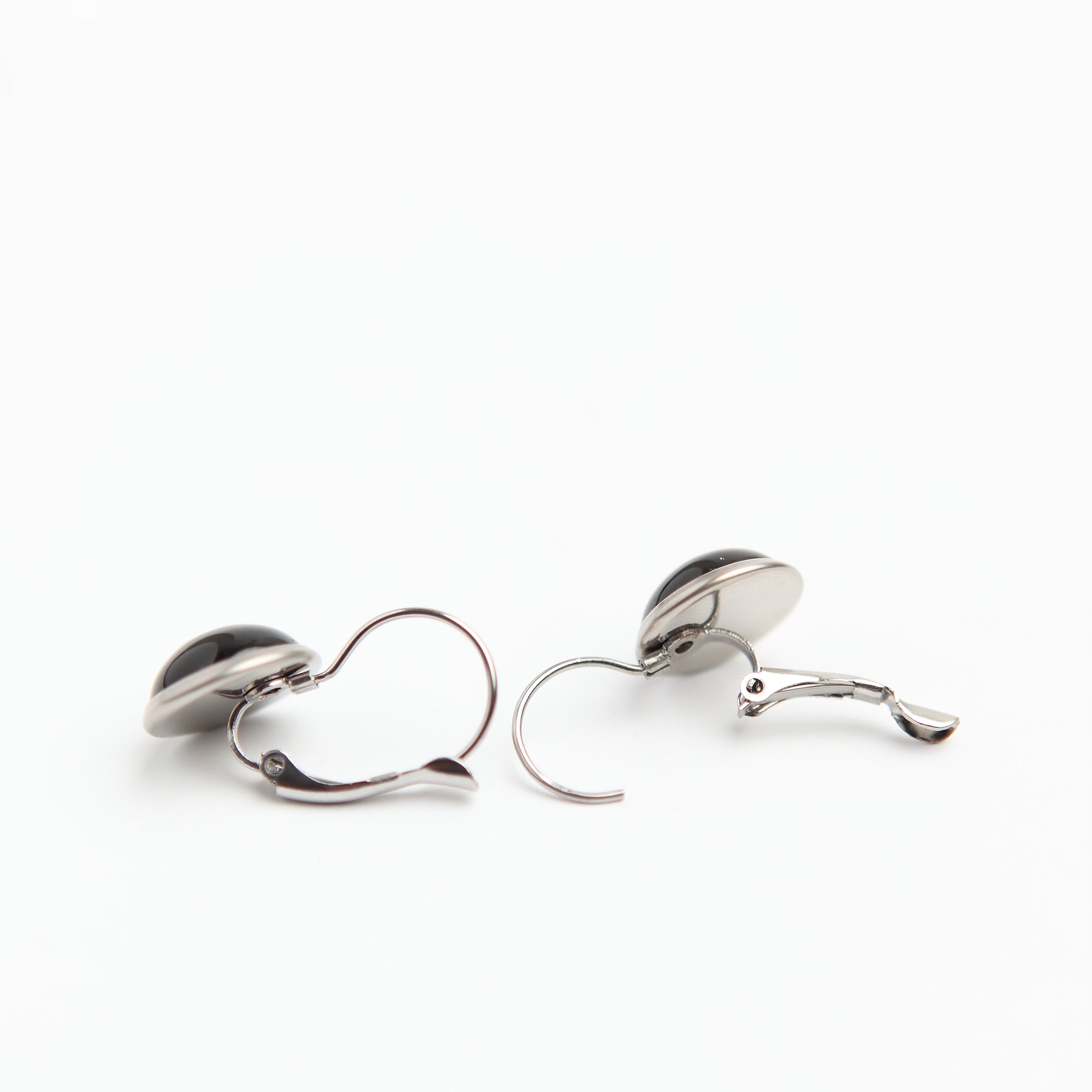 Boucles d'oreilles dormeuses noires