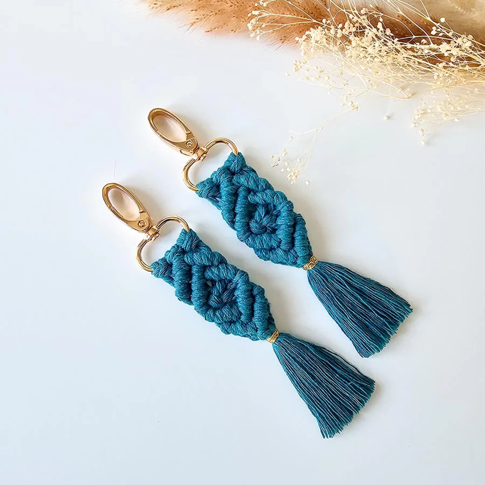 porte-clés en macramé pince or
